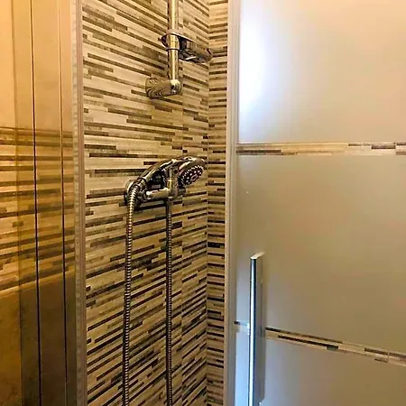 La Casa Di Chloe فندق مبيت وإفطار أليزيو